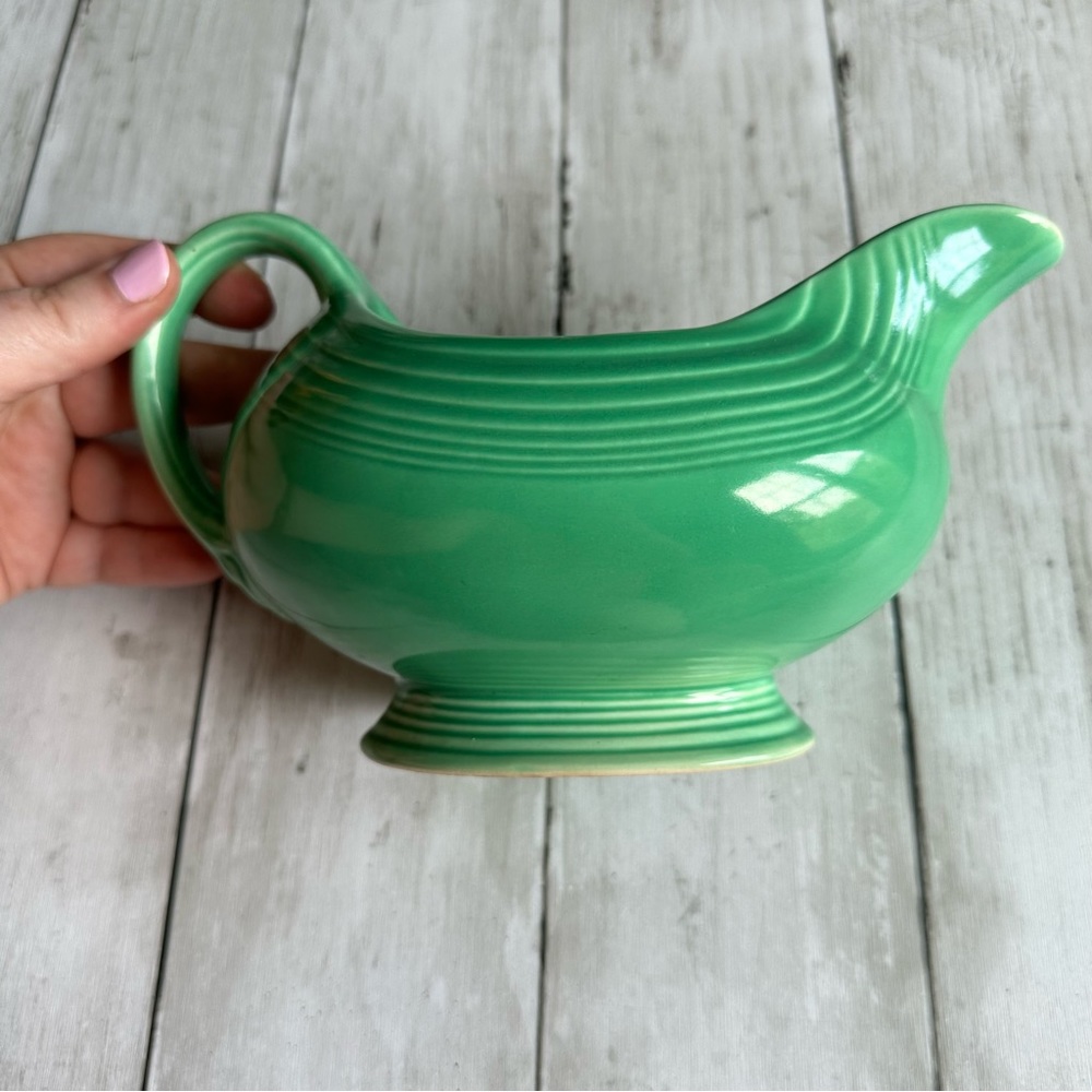 PREOWNED FIESTA VINTAGE LIGHT GREEN GRAVY BOAT 1936- 1951 RARE COLOR
